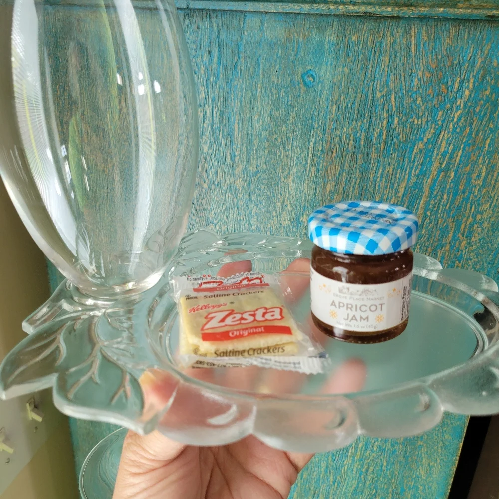 Party Plate Set (4) ~ Wine Holder For a Free Hand ~ Wine Club! Retro ~ NIB